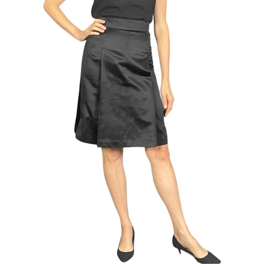 AKRIS SILK BLACK LARGE PLEAT A-LINE KNEE LENGTH SKIRT